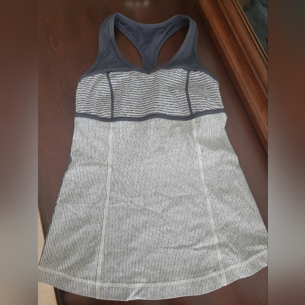 Lululemon top